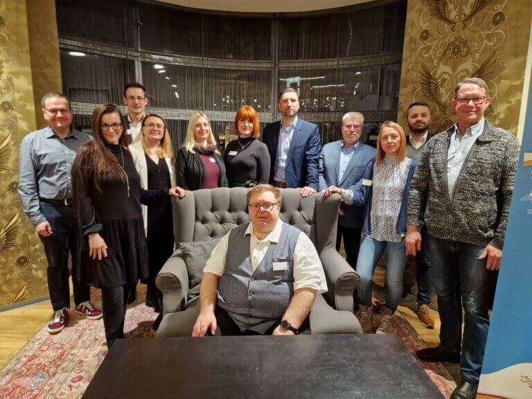 (vlhnrv) Michael Mempel, Carsten Pferner, Sebastian Pohl, Matthias Goldfuß, Robert Luhn,Sabine Wroblewski-Freund, Darya Inochentsy, Nicole Schwan. Elisabeth Kupfer, Doreen Löser-Nestora, Ronald Häring, Andreas Dötsch